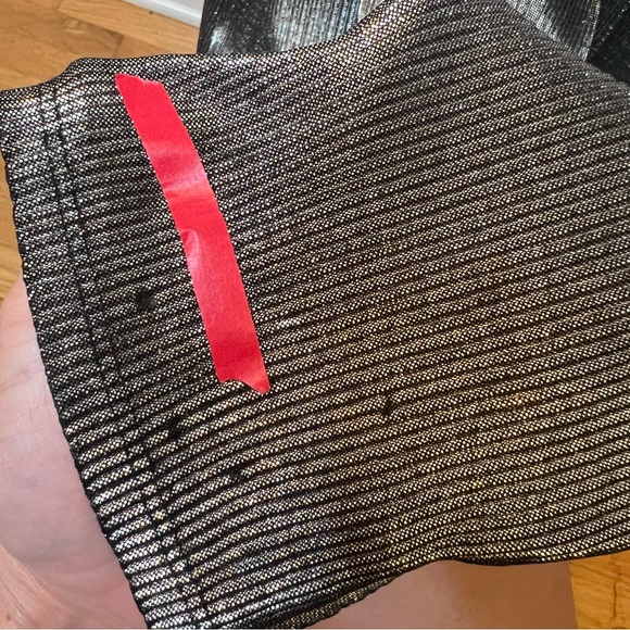 Laundry by Shelli Segal Metallic Gown - Picture 14 of 15